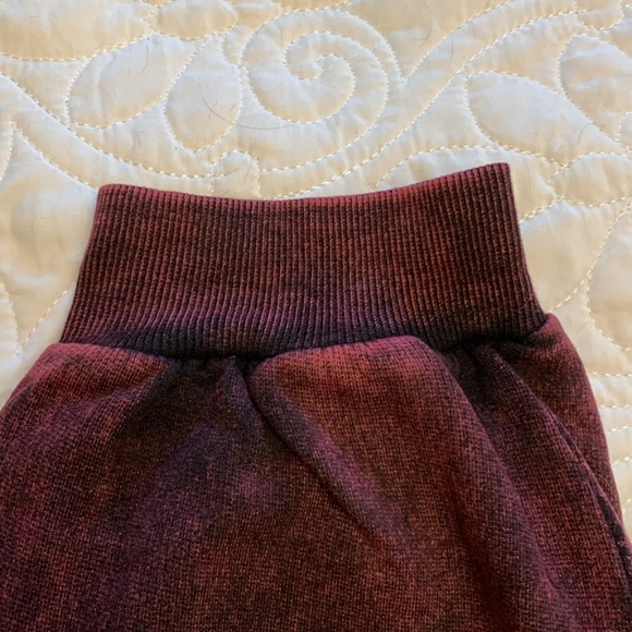 Zenana burgundy mineral wash V-neck short-sleeve 2 pocket jumpsuit. VGUC. Sz S. - Picture 8 of 9